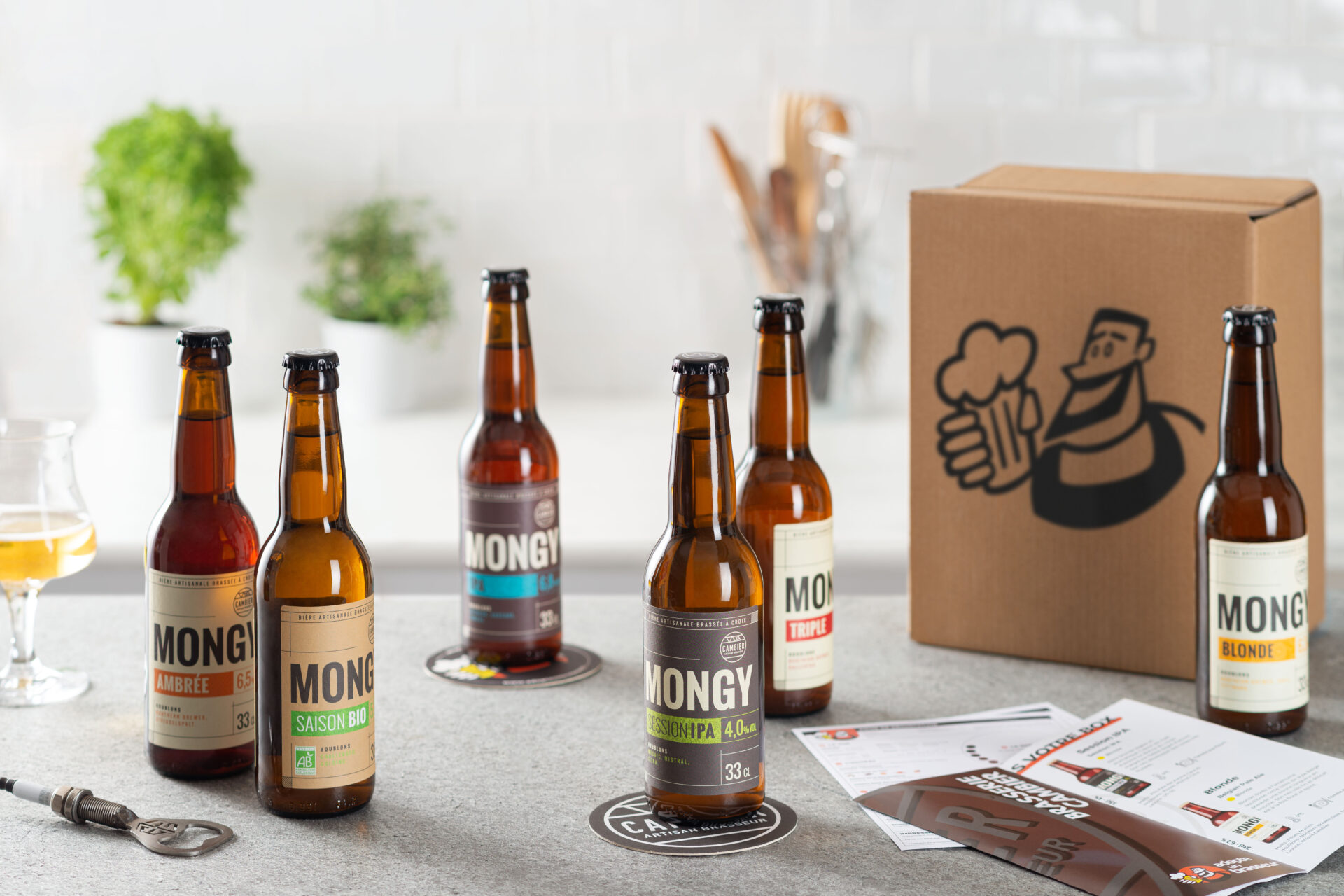 6 bouteilles de bières artisanales contenues dans une box par abonnement